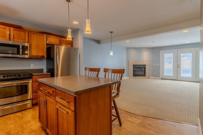 Building Photo - Modern Living Meets Cozy Charm