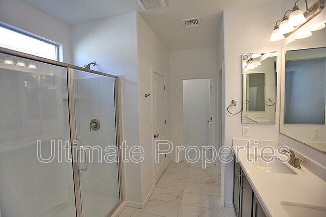 Building Photo - 12624 W Nogales Dr