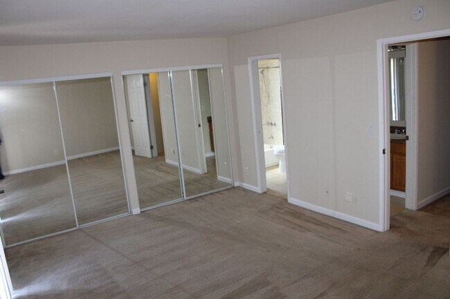 Building Photo - 507 Chabre Ct