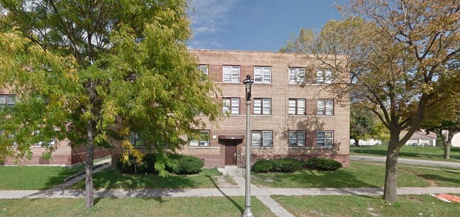 Primary Photo - 2020 W Atkinson Ave