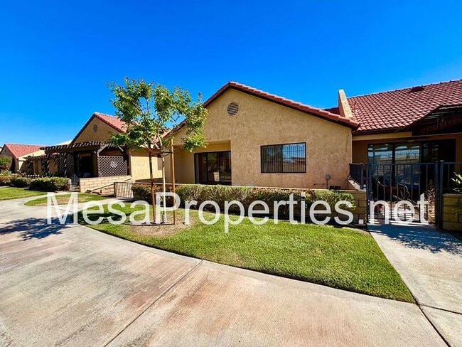 Building Photo - 19182 Elm Dr