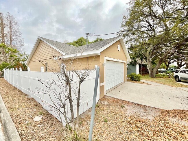 Building Photo - 2452 Druid Rd