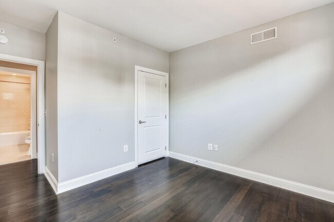 Building Photo - Gorgeous 2/2 with luxurious Lobby Level Condo in Hampden Row