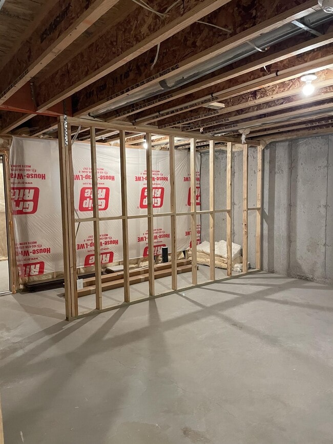 Building Photo - 15135 S Reins Way