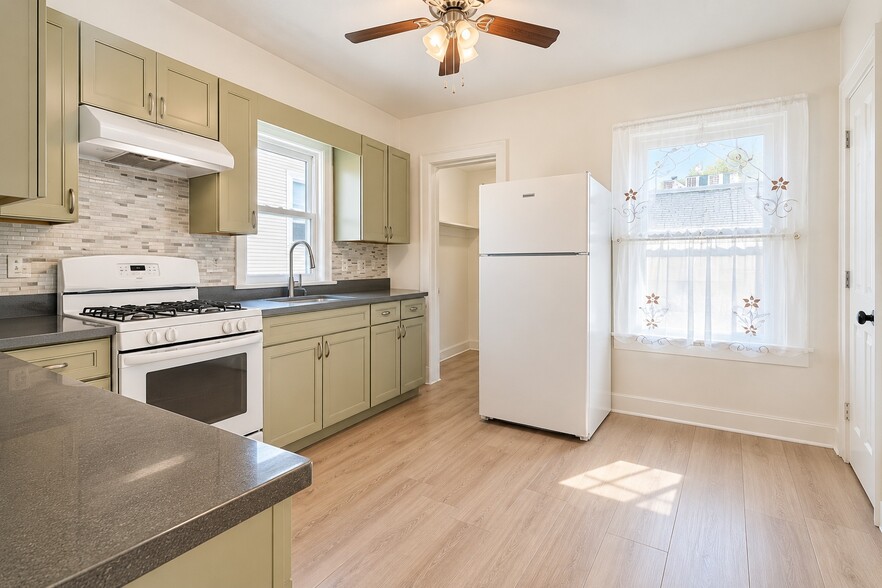 KITCHEN - 1 Glennon Pl