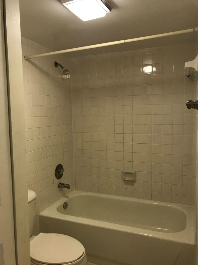 Building Photo - 233 Charter Way