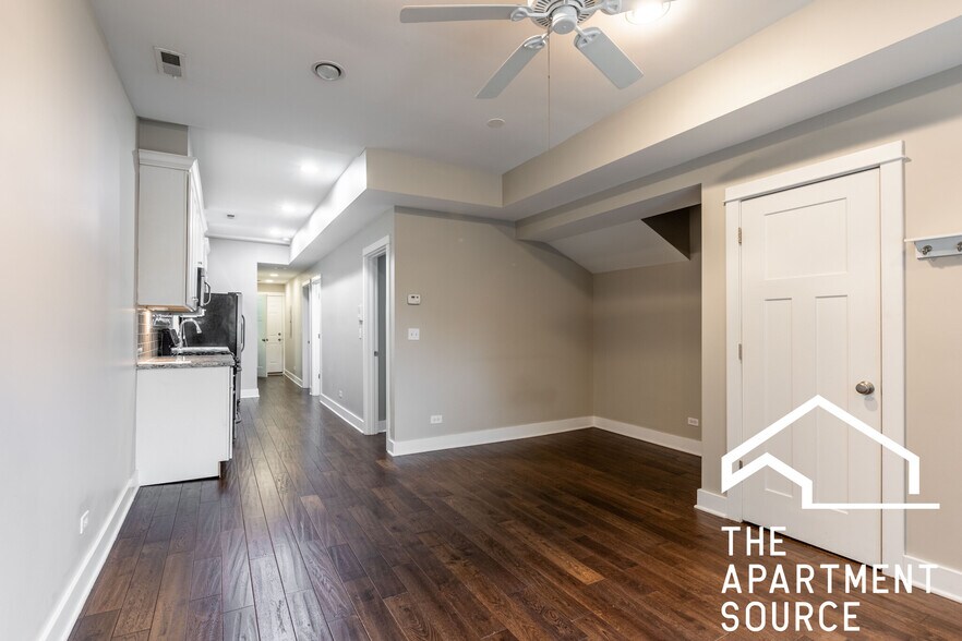 Building Photo - 2449 N Ashland Ave