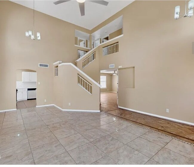 Building Photo - 4 BEDROOM 3 BATHROOM HOME! fully remodeled...