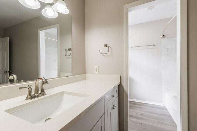 Building Photo - 25106 Lynbriar Ln