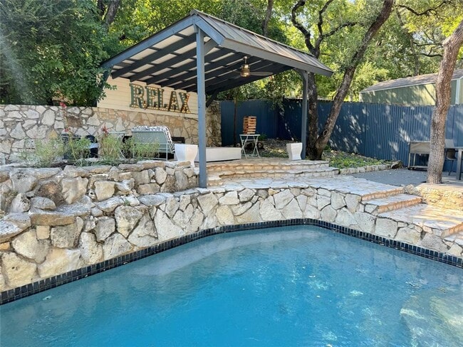 Primary Photo - 806 Rock Creek Dr