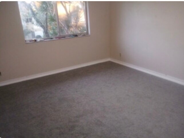 Building Photo - 612 Gardens Dr