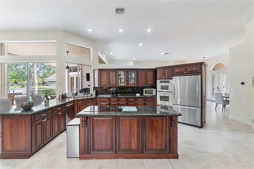 Building Photo - 5925 NW 97th Dr