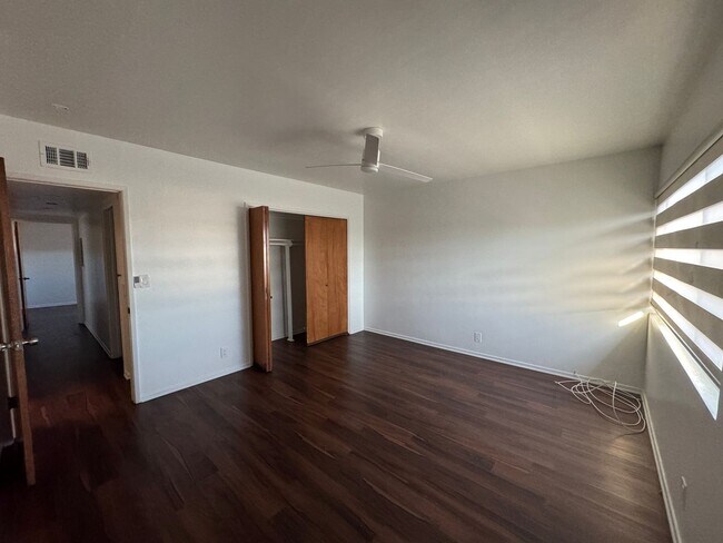 Building Photo - Charming 3bd 2ba apartment
