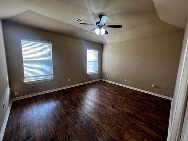 Building Photo - ** COMING SOON** Beautiful Home In Clabber Creek Subdivision. Lawn maintenance included!!