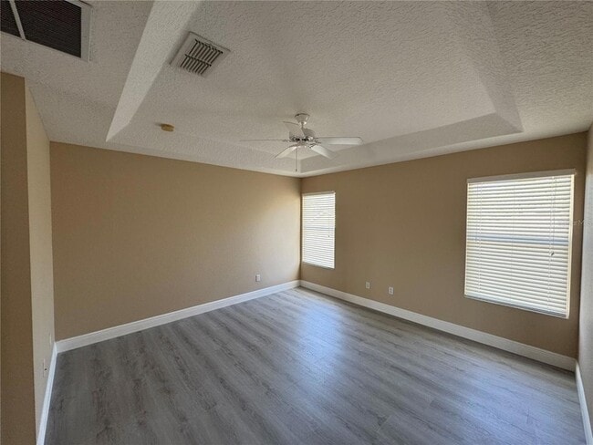 Building Photo - 5040 Walnut Ridge Dr