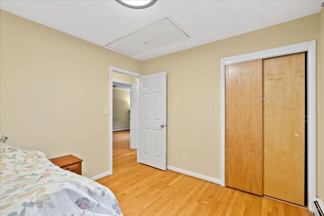 Building Photo - Find Your Forever Home in Valewood Manor