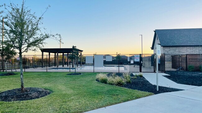 Building Photo - 2104 Hardwick Dr