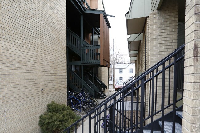 Building Photo - Regal Apartments