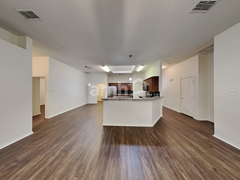 Building Photo - 6024 Silkcrest Trail