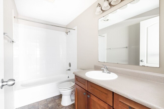Building Photo - Upgraded Top Level 2 Bedroom Condo
