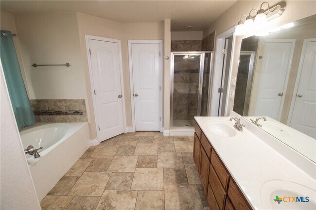Building Photo - 1128 Pheasant Cir