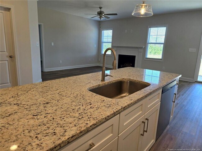 Building Photo - 111 Pine Needle Dr