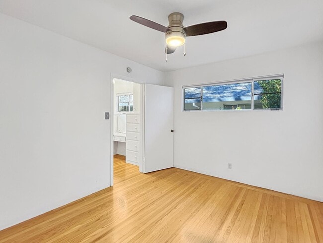 Building Photo - 1300 Hoover St