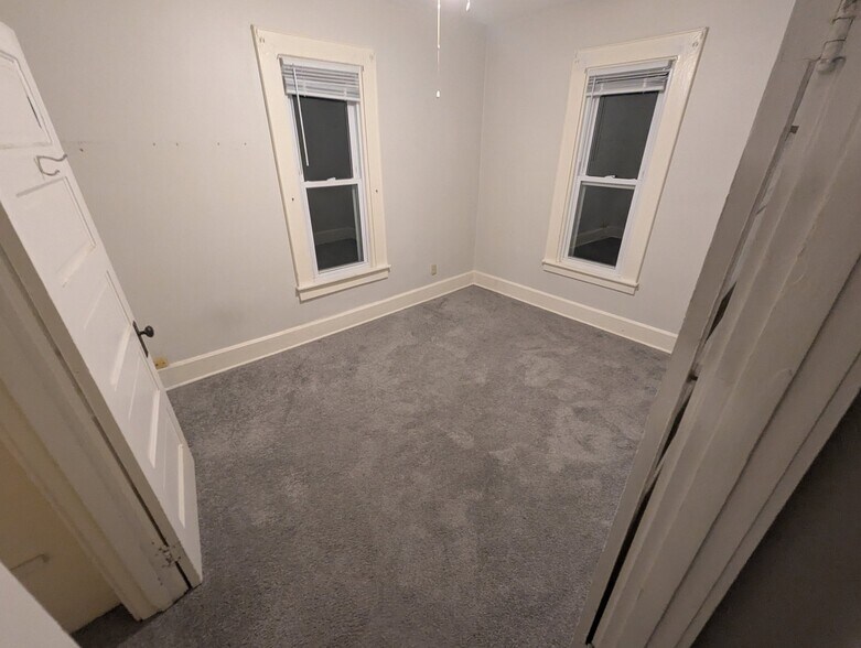 Building Photo - 6421 Glade Ave