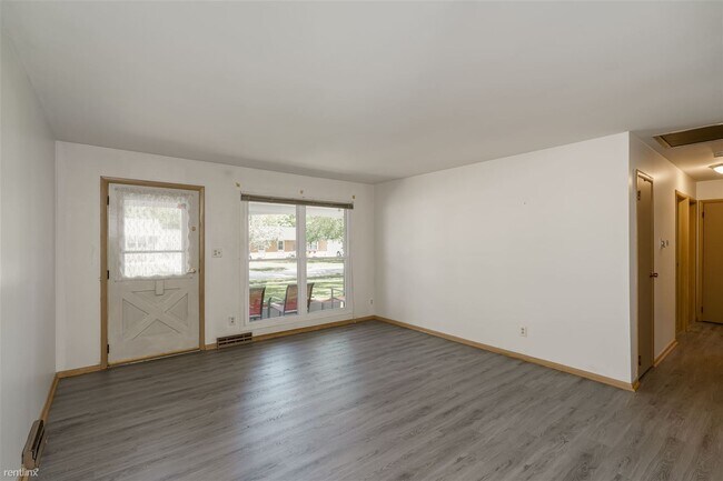 Building Photo - 3 br, 1.5 bath House - 321 Rowe Drive