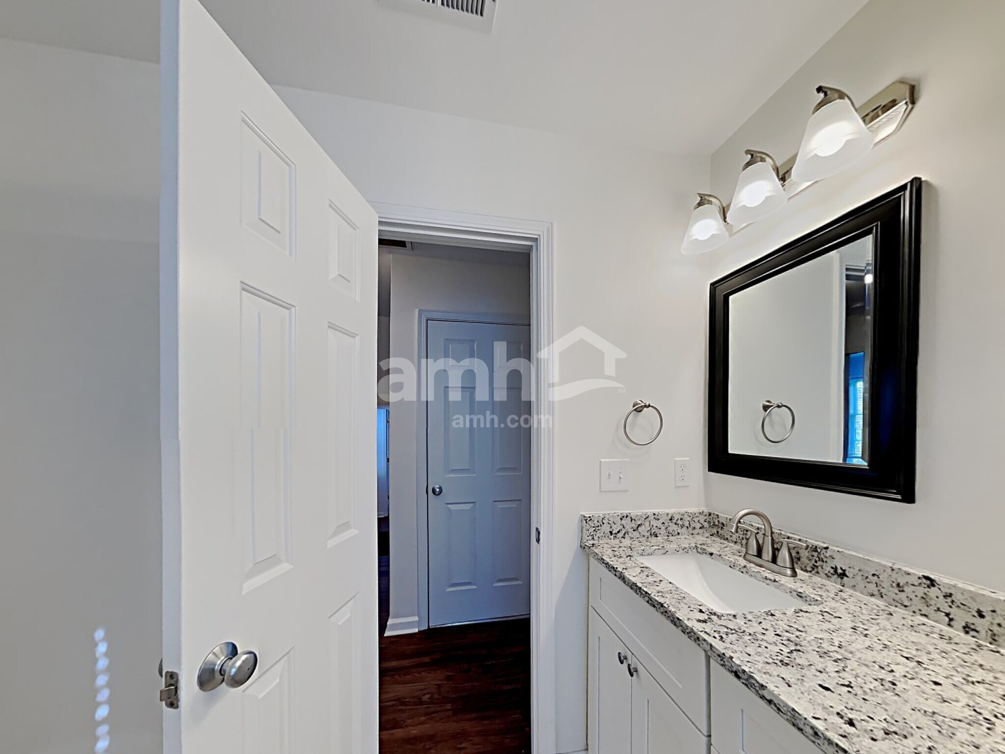 Building Photo - 925 Alba Rose Ave