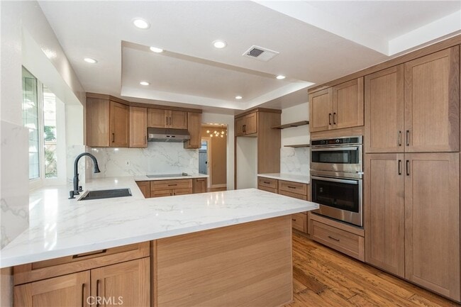 Building Photo - 6 Elderberry