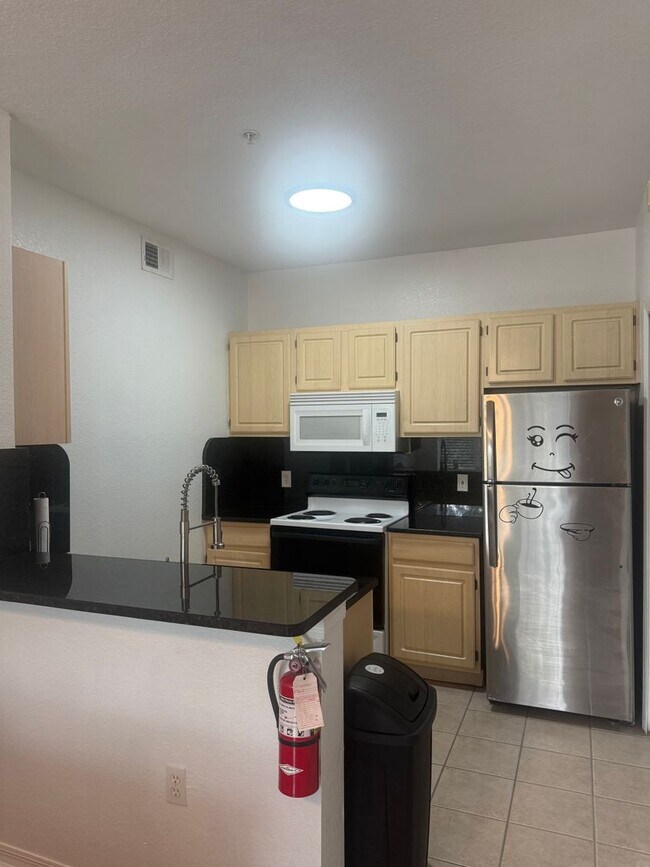 Building Photo - 8927 Legacy Ct