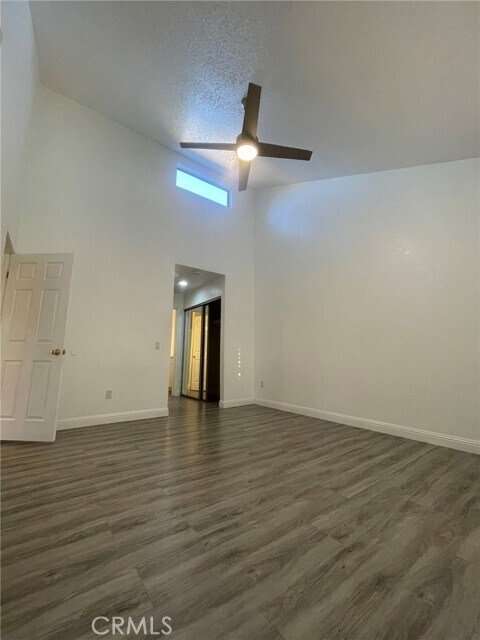 Building Photo - 1830 N Vineyard Ave