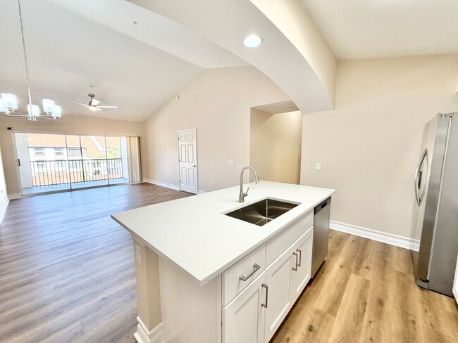 Building Photo - ** FAIRWAY PRESERVE ** 3 BED / 2 BATH CONDO - PET OK! - NORTH NAPLES - ANNUAL RENTAL