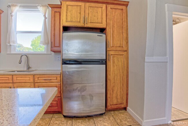 Building Photo - 1218 York St