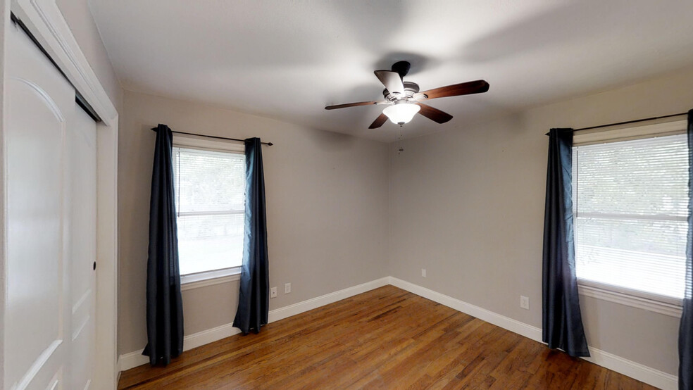 Building Photo - 1801 E 59th St