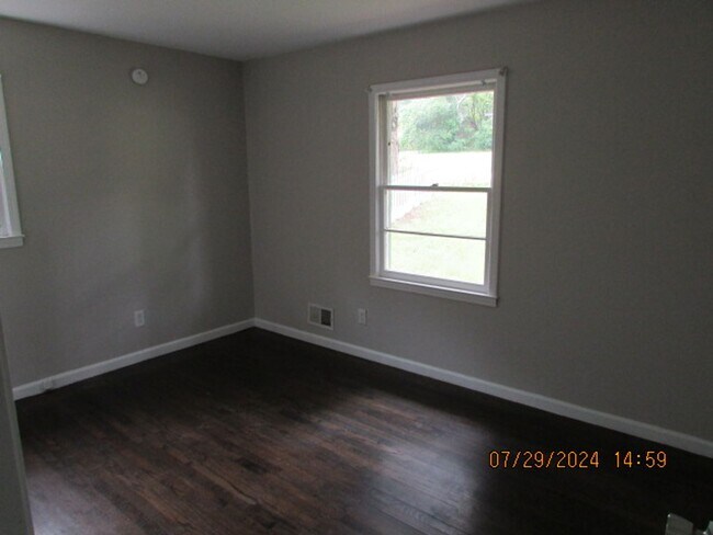 Building Photo - Close to Shaw AFB