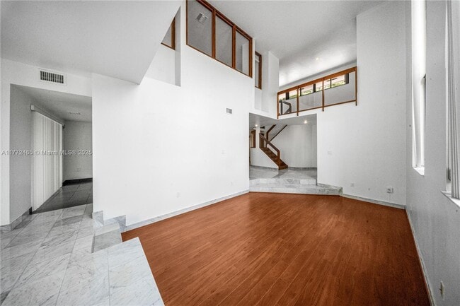 Building Photo - 511 Vittorio Ave