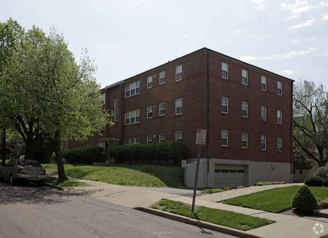 Building Photo - 7548 Parkdale Ave
