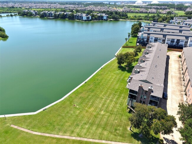 Building Photo - 18800 Egret Bay Blvd