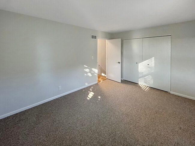 Building Photo - 65 Spuhler Dr