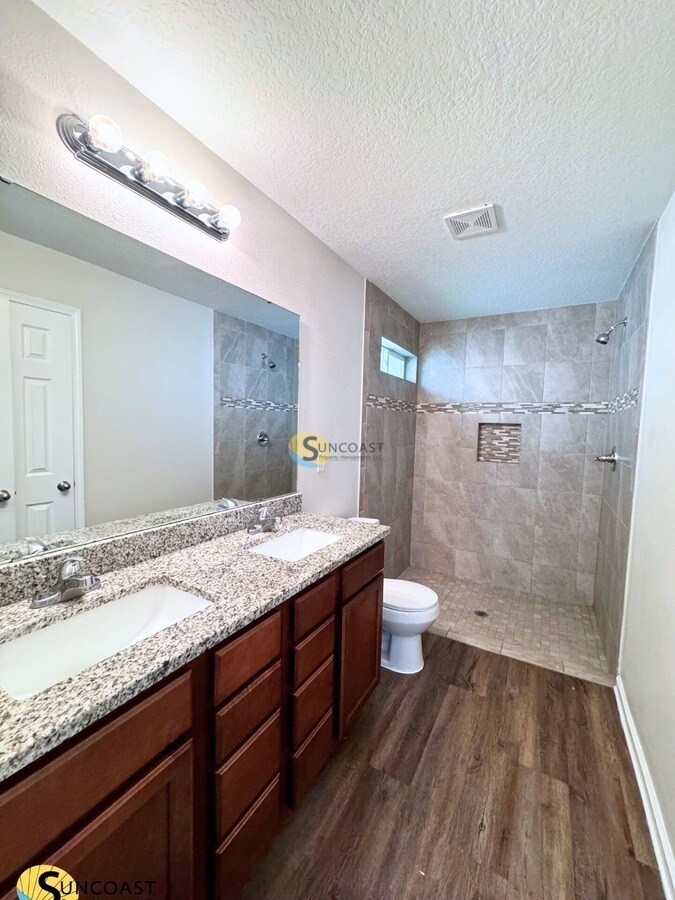 Building Photo - 1824 Navaho Ave