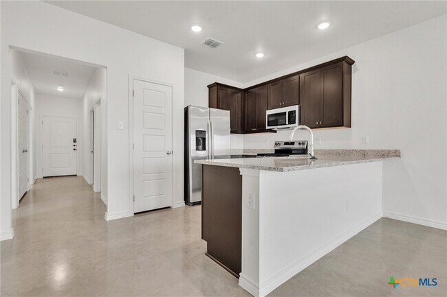Building Photo - 3902 American Elm Dr