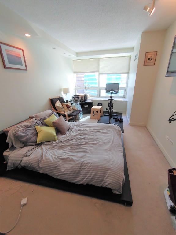 Building Photo - 1 bedroom in CHICAGO IL 60611