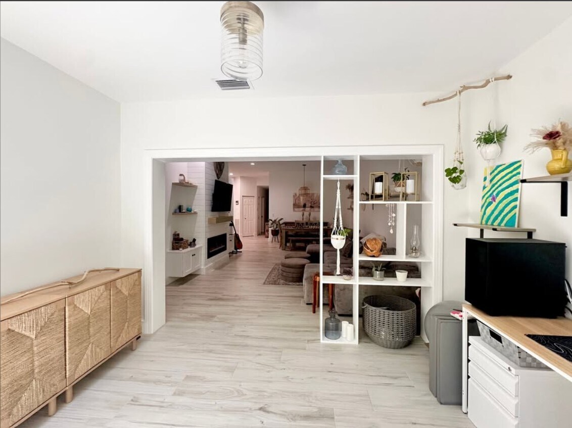 Building Photo - 1813 Wood Fern Dr