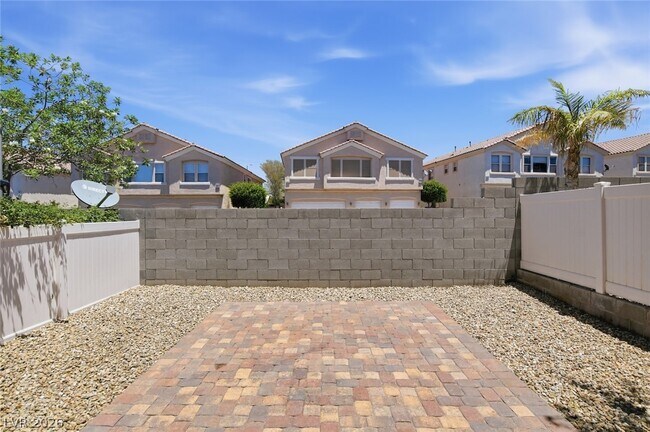 Building Photo - 2576 Velez Valley Way