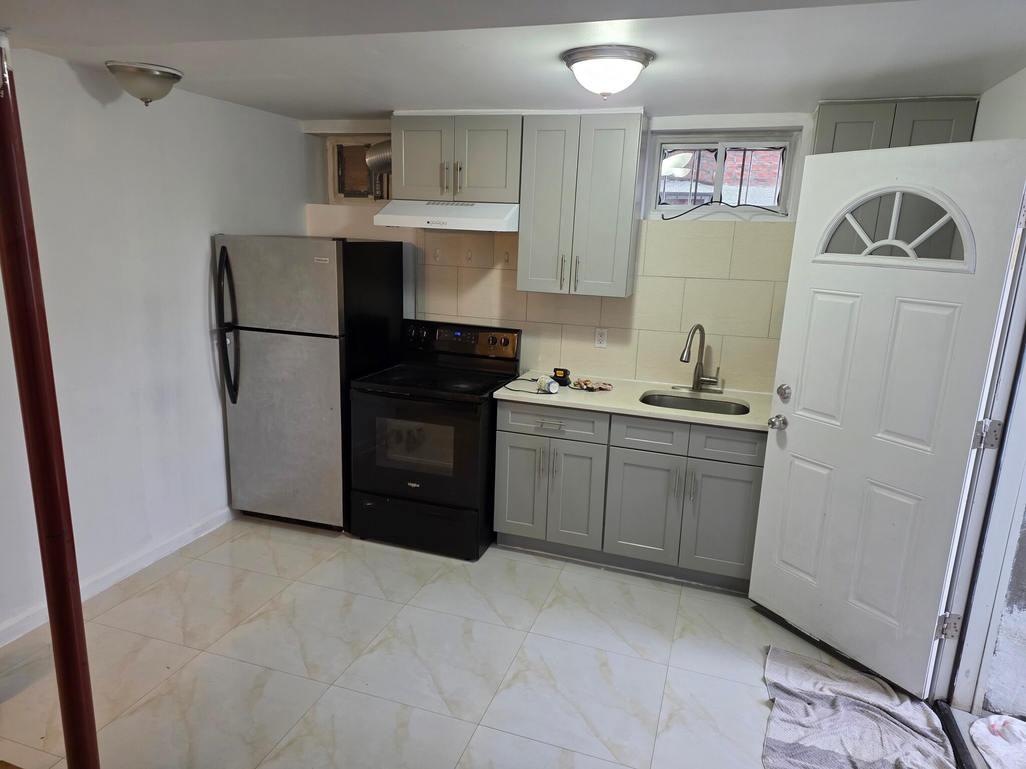 Building Photo - 3117 99th St