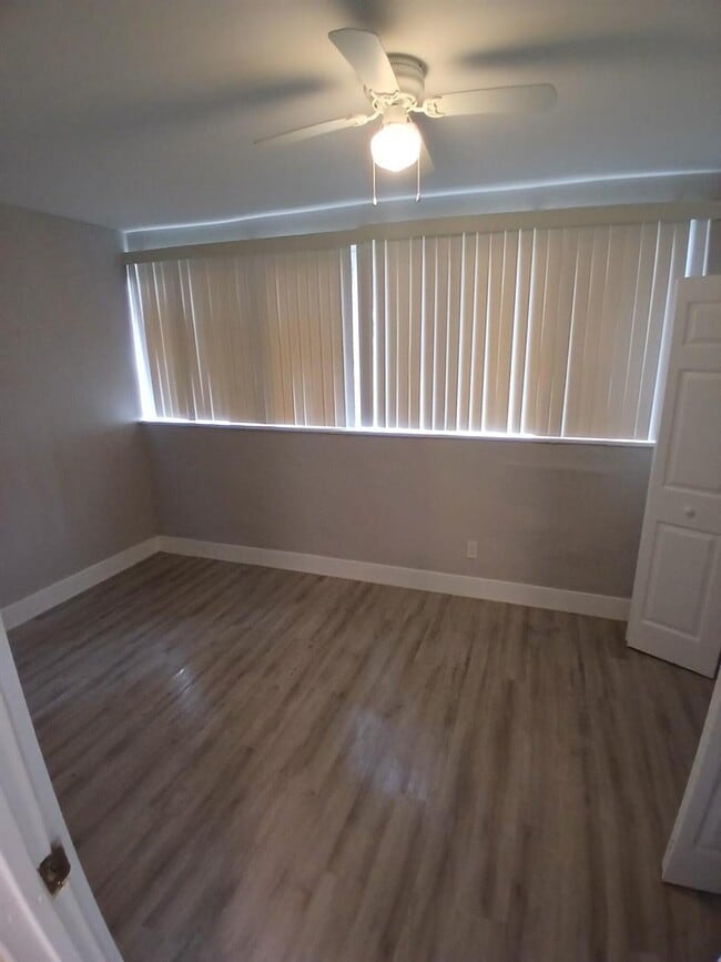 Building Photo - 1320 NE 146th St