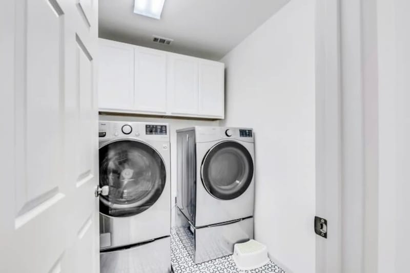 Building Photo - 30 Dovewood Ave