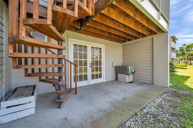 Building Photo - 745 Pinellas Bayway S
